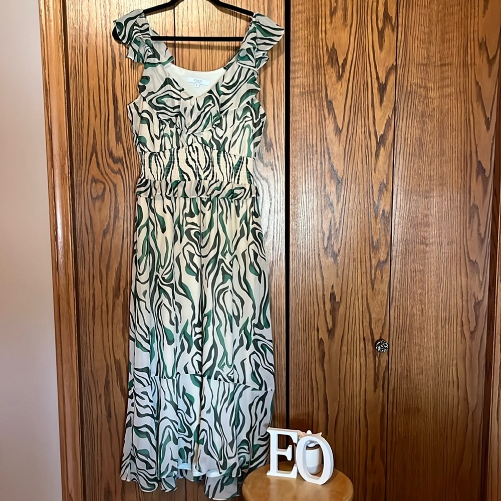 Cream/Green Dress